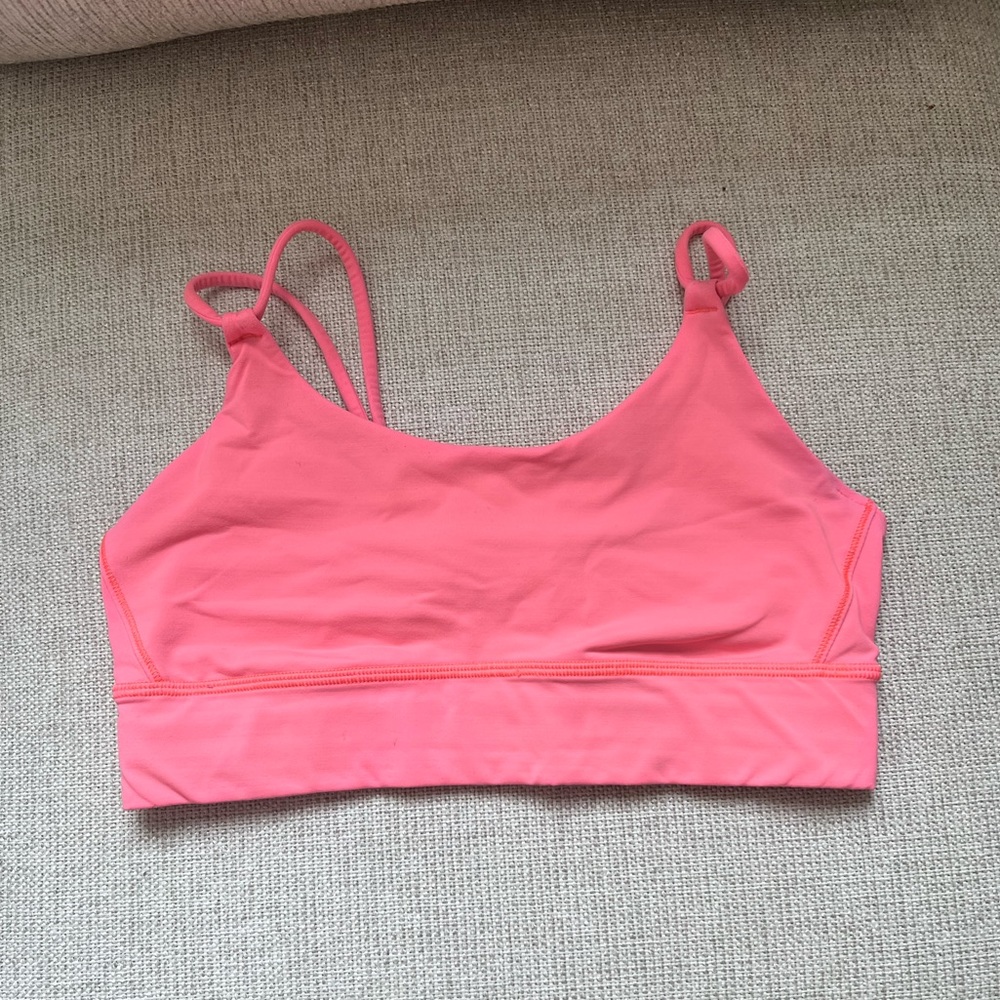 Size 6 lulu bra worn and in great condition.